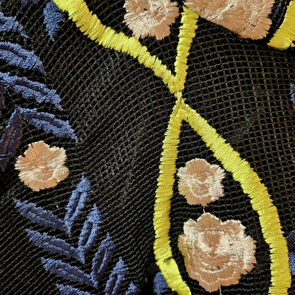 L'atiste by Amy Embroidered HiLo Cocktail Dress - Picture 9 of 11